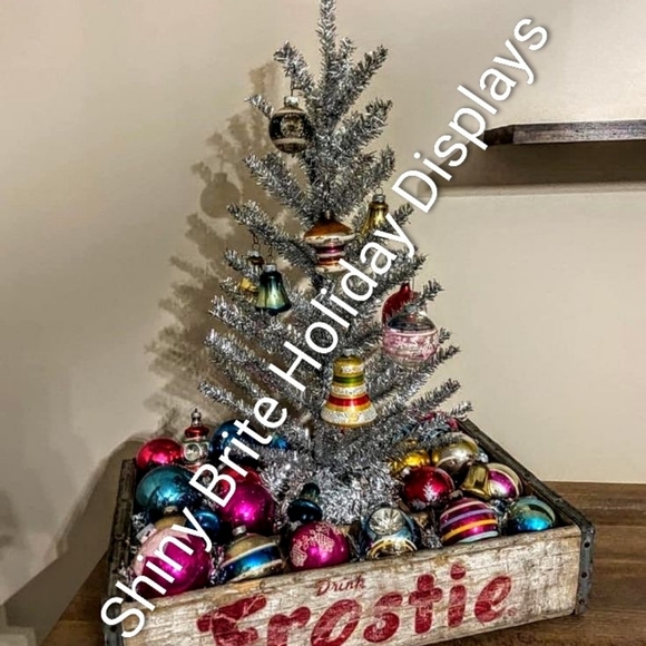 SHINY BRITE👇Holiday Ornaments And Displays - Picture 10 of 16